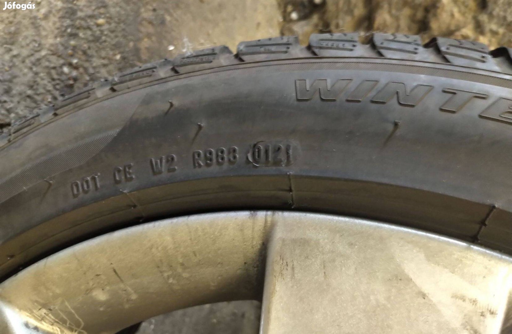 Eladó Pirelli Sottozero 245/45 R19 + Gyári Bmw felni