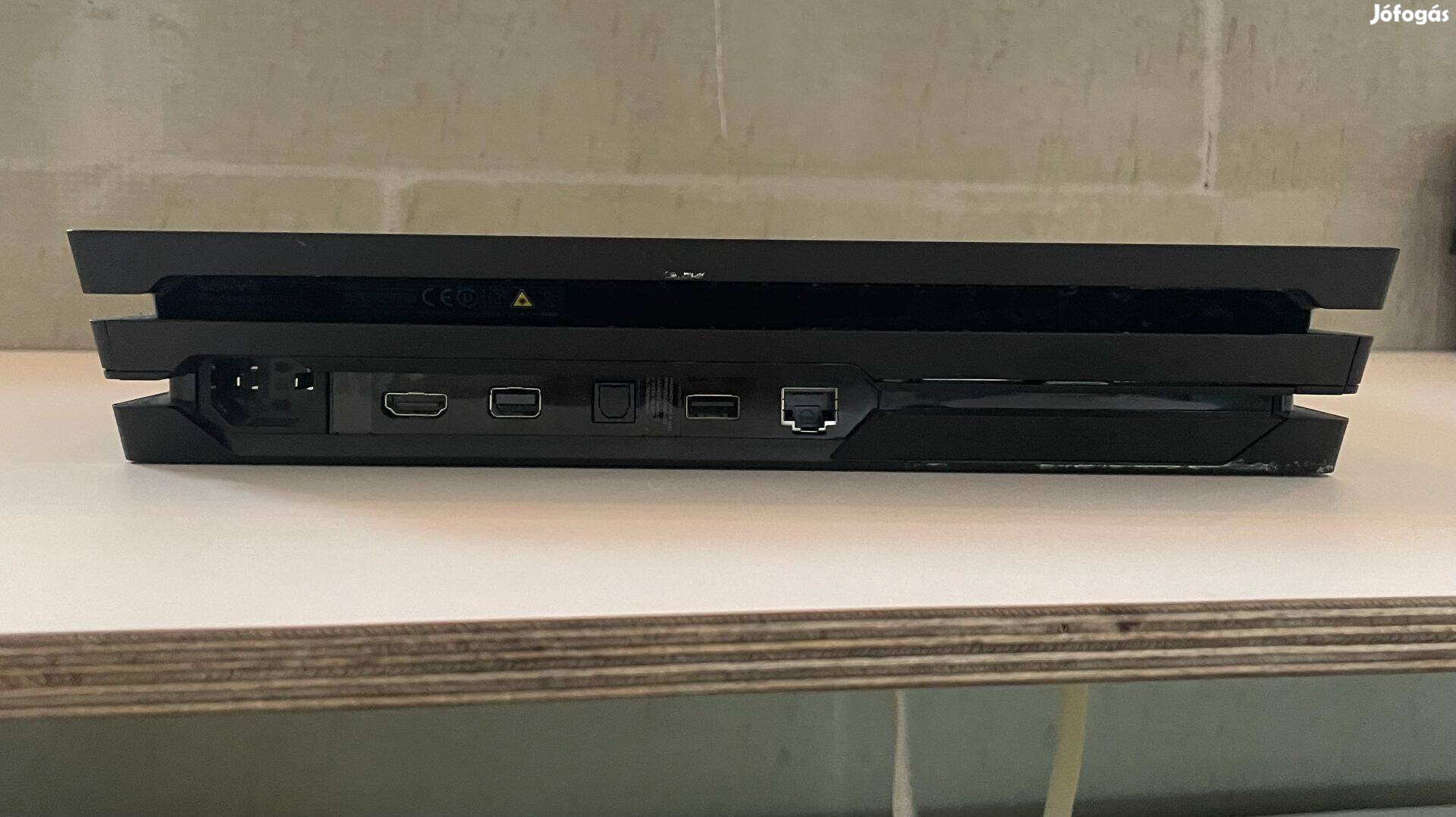 Eladó Playstation 4 Pro 1TB!