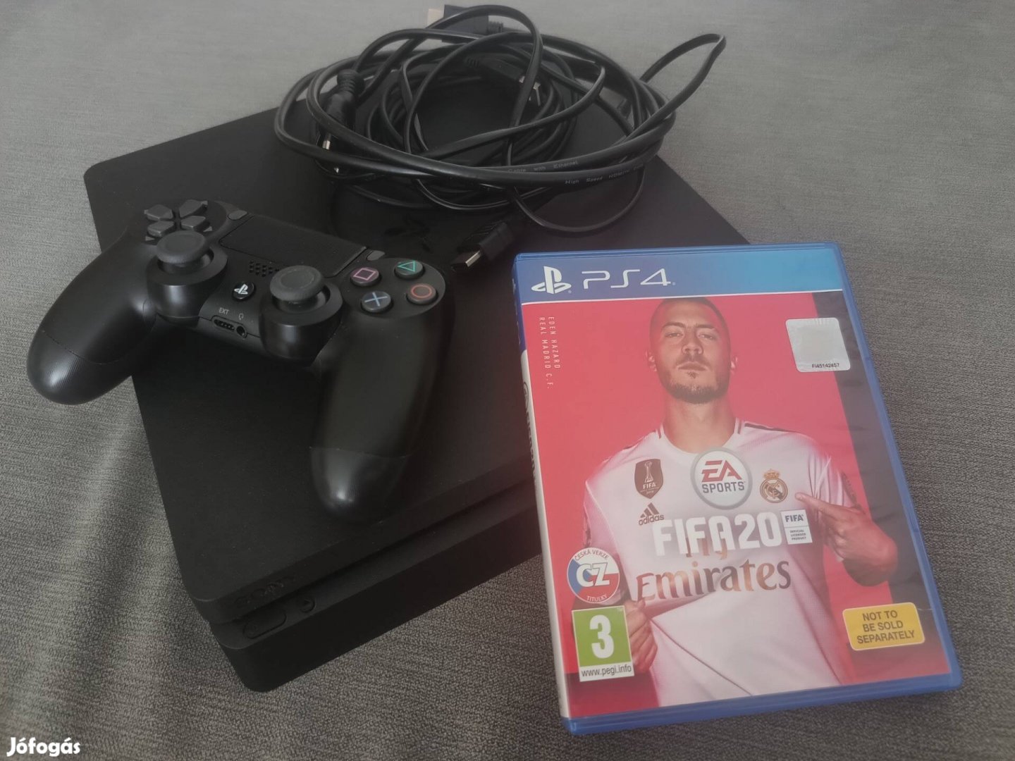 Eladó Playstation 4 Slim 1 TB