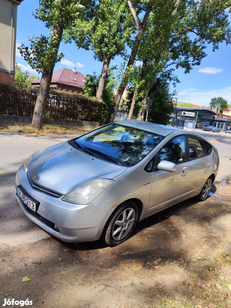 Eladó Prius kevés km