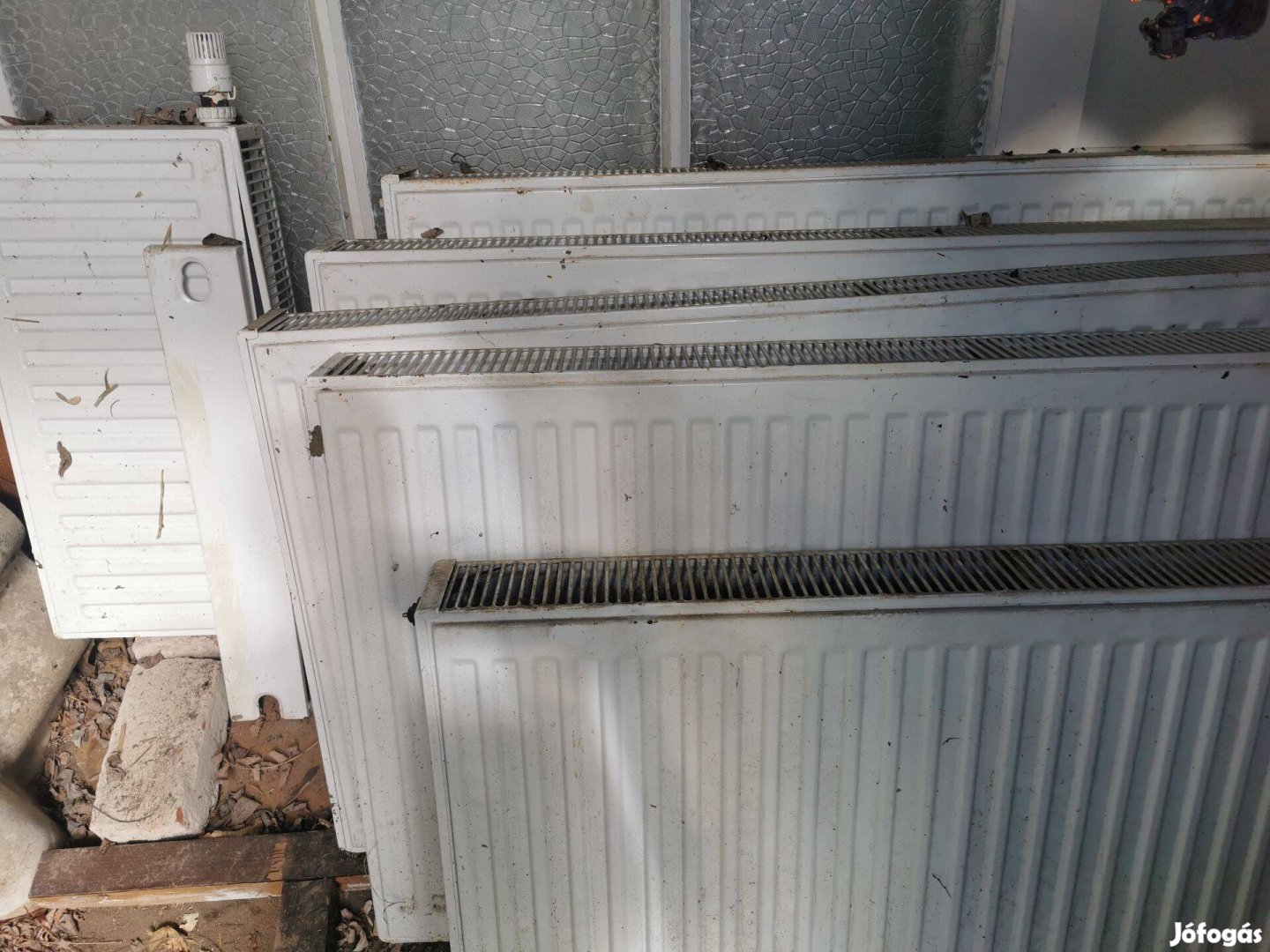 Eladó Radiátorok thermóval