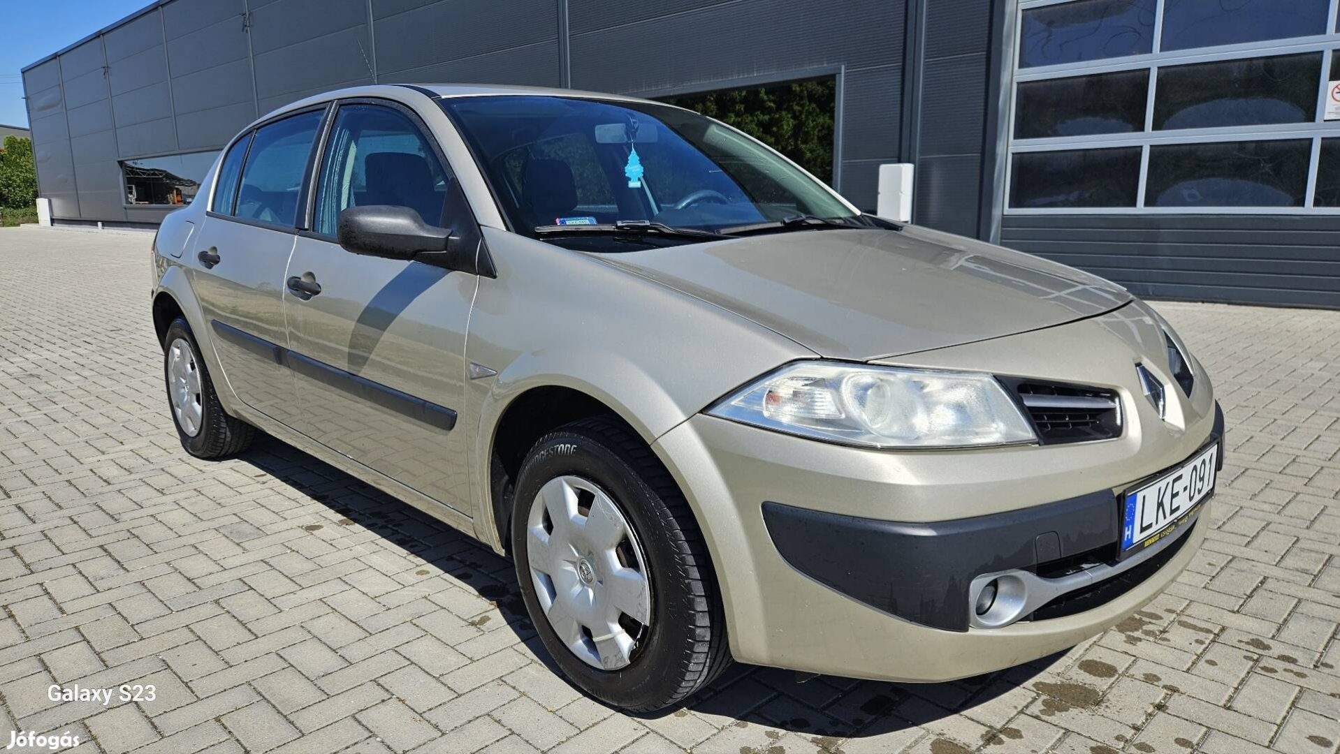 Eladó Ranault Megane 1.4 klímás, Magyar, szervízkönyves
