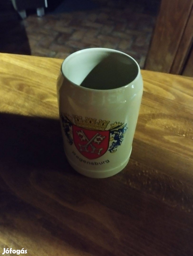 Eladó Regensberg címeres, kerámia sörös kupa
