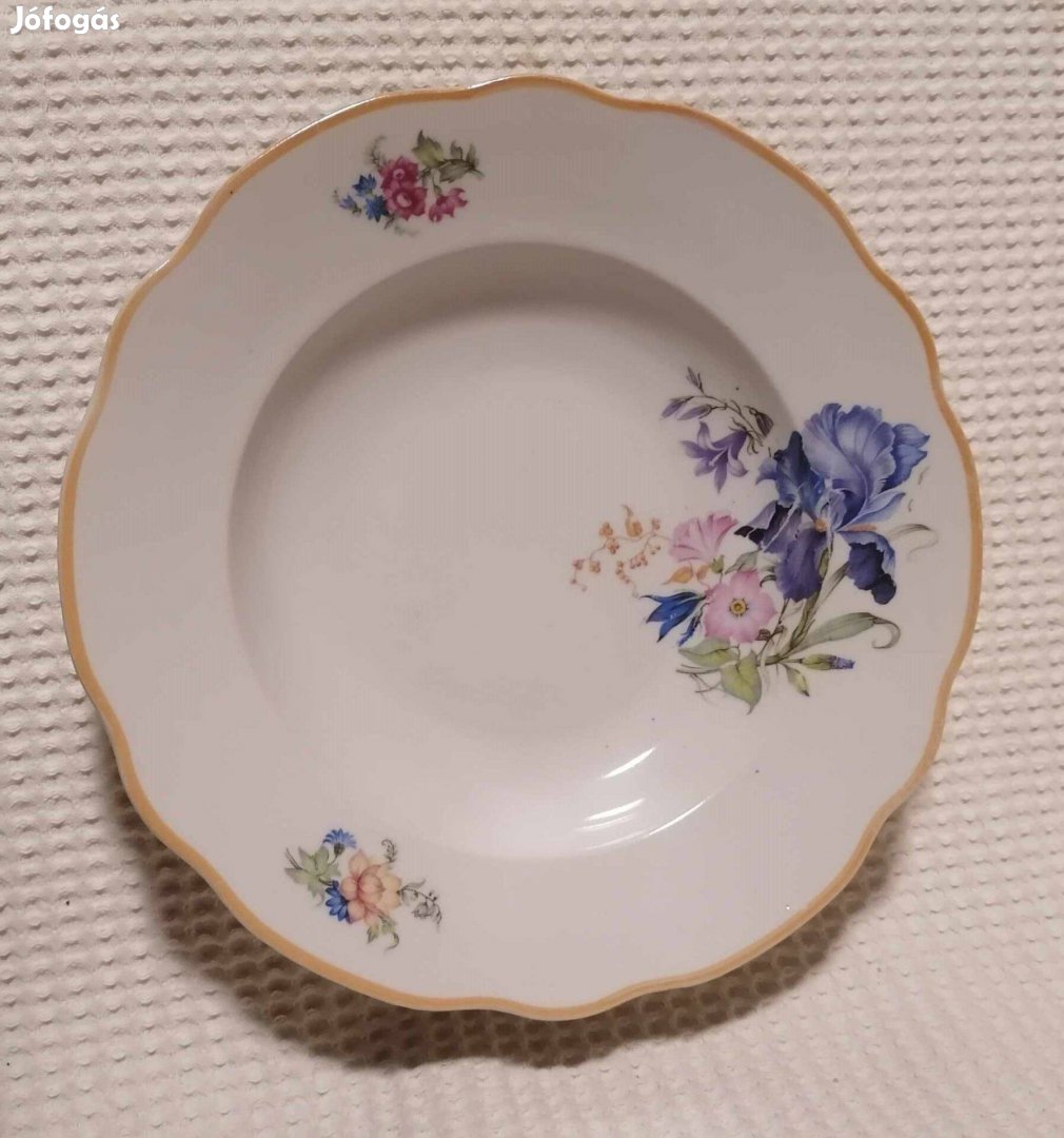 Eladó Régi Virág Mintás Jelzett Fehér "Zsolnay" Porcelán Mélytányér