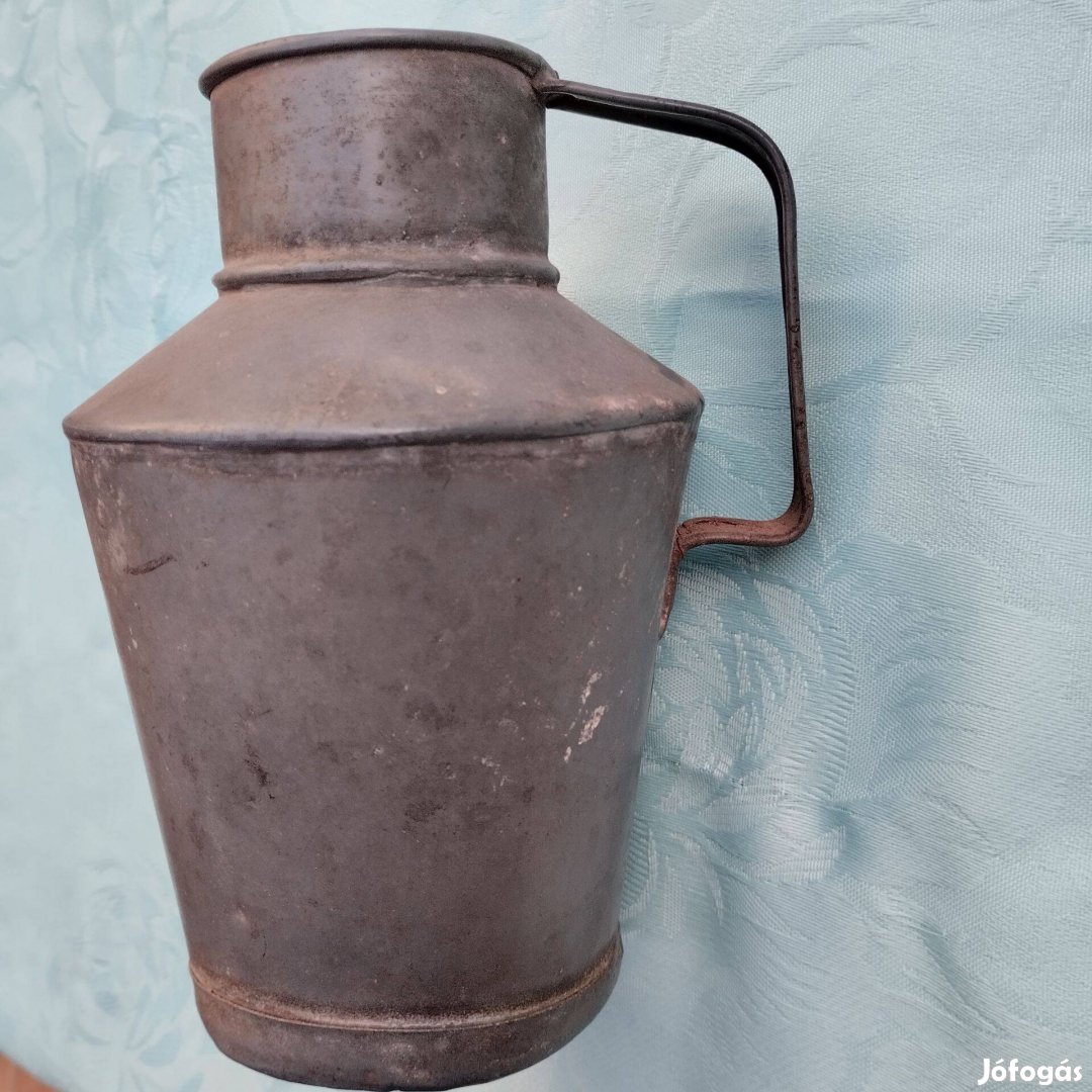 Eladó Régi bádog kanna