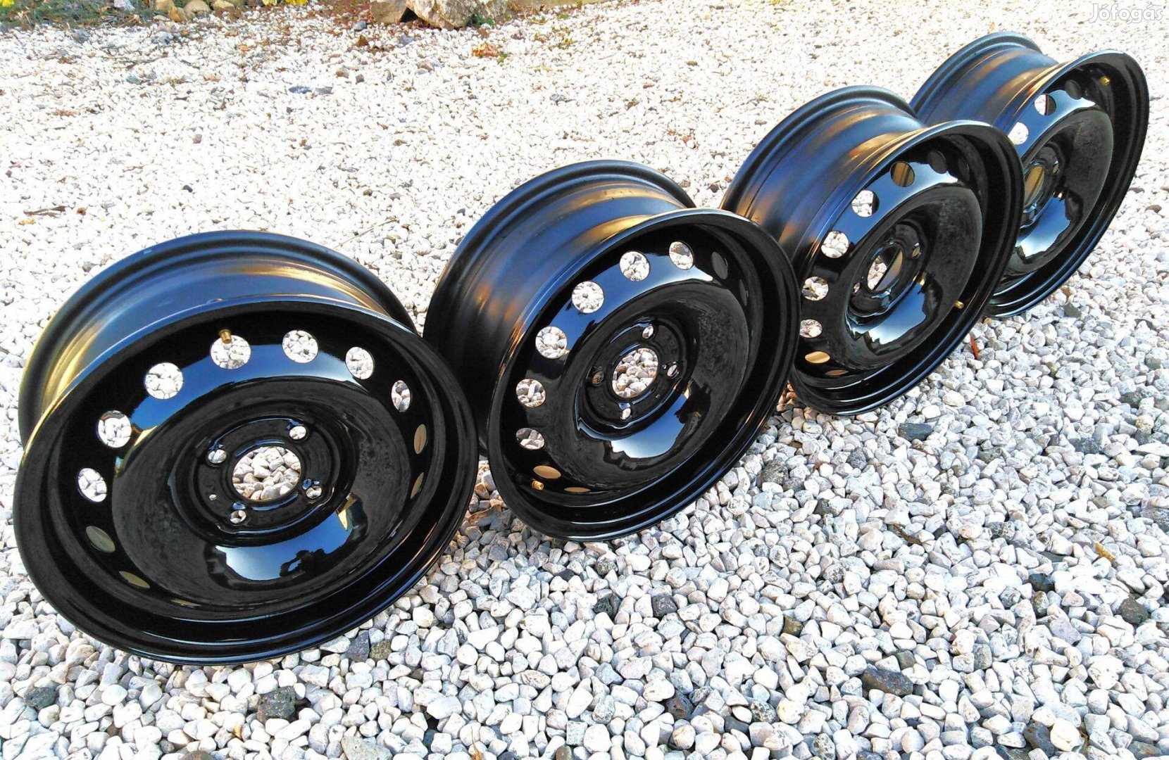 Eladó Renault 4x100 lyukosztású 5,5J 14" ET36 gyári lemezfelni garn