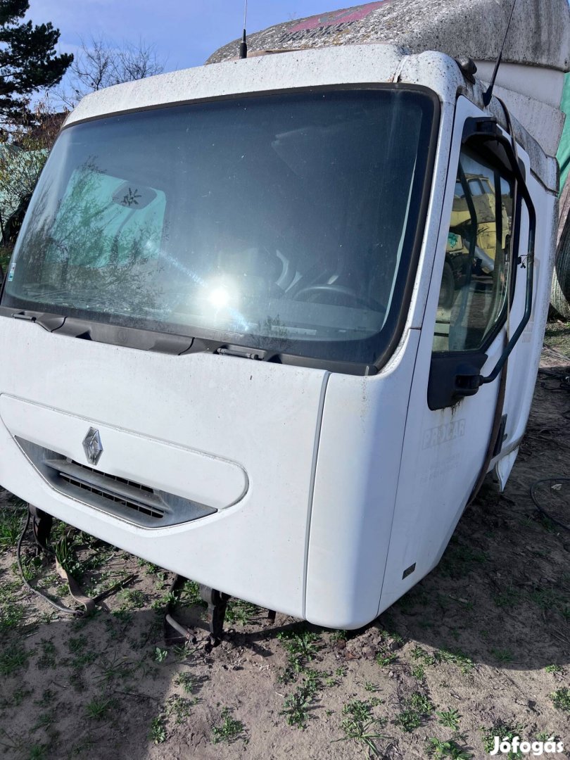 Eladó Renault Midlum alkatrészek