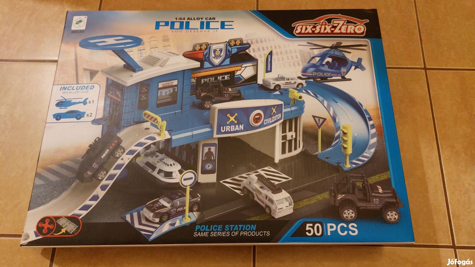 Eladő Rendőrségi parkolóház és helikopter leszálló játék