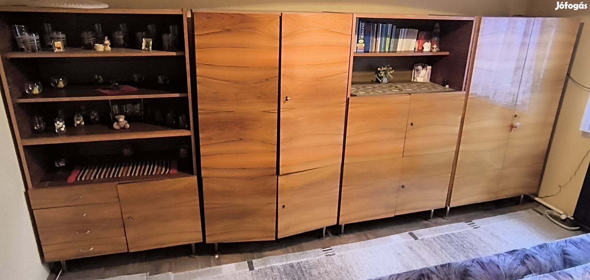 Eladó Retró Politúrozott diófa szekrénysor