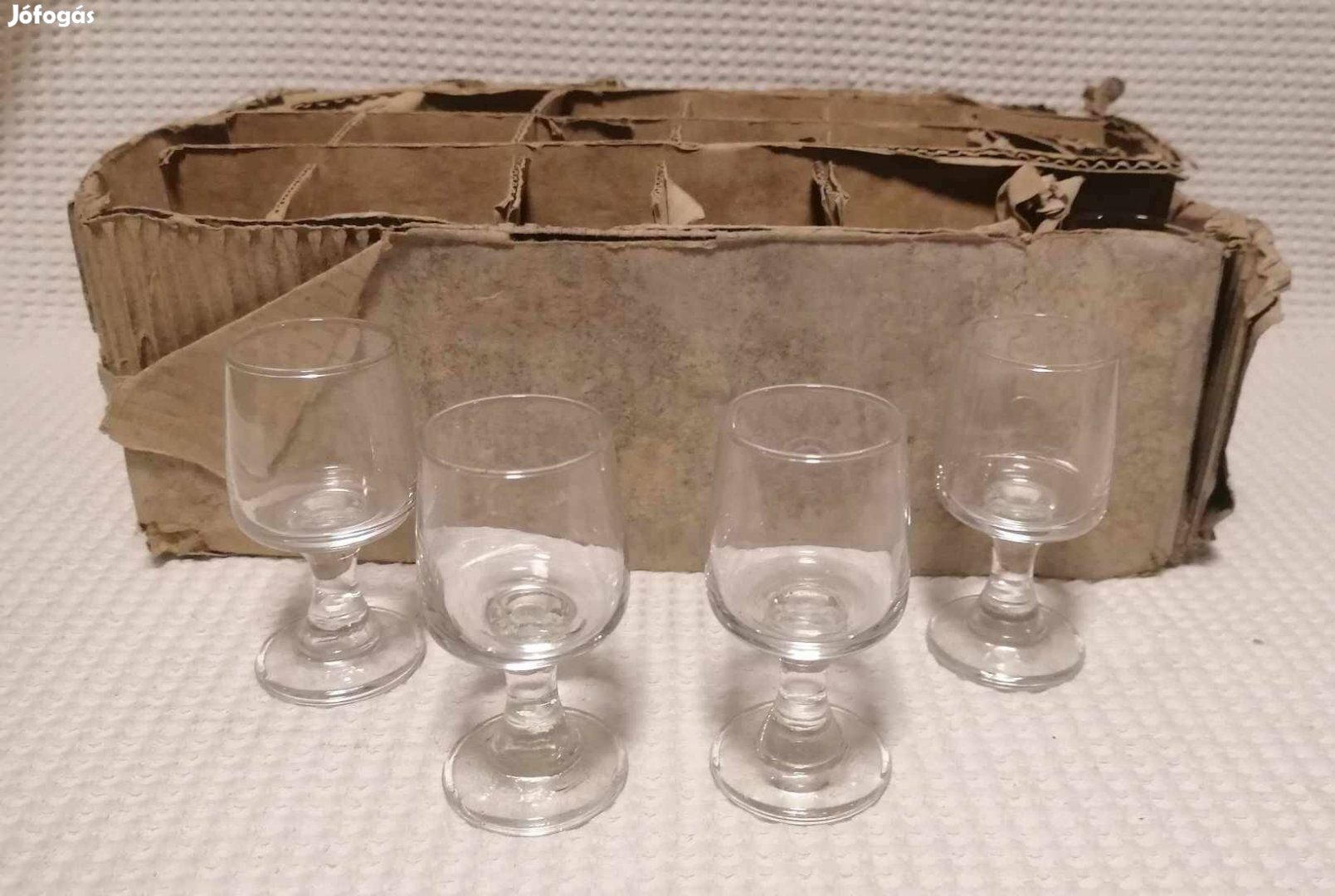 Eladó Retro Új 23 db Pálinkás / Röviditalos Talpas Üveg Pohár Készlet