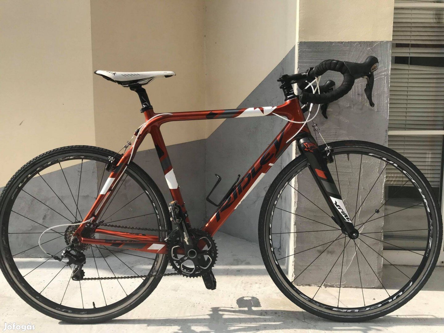 Eladó Ridley Xfire Shimano 105 szettes carbon országúti kerékpár
