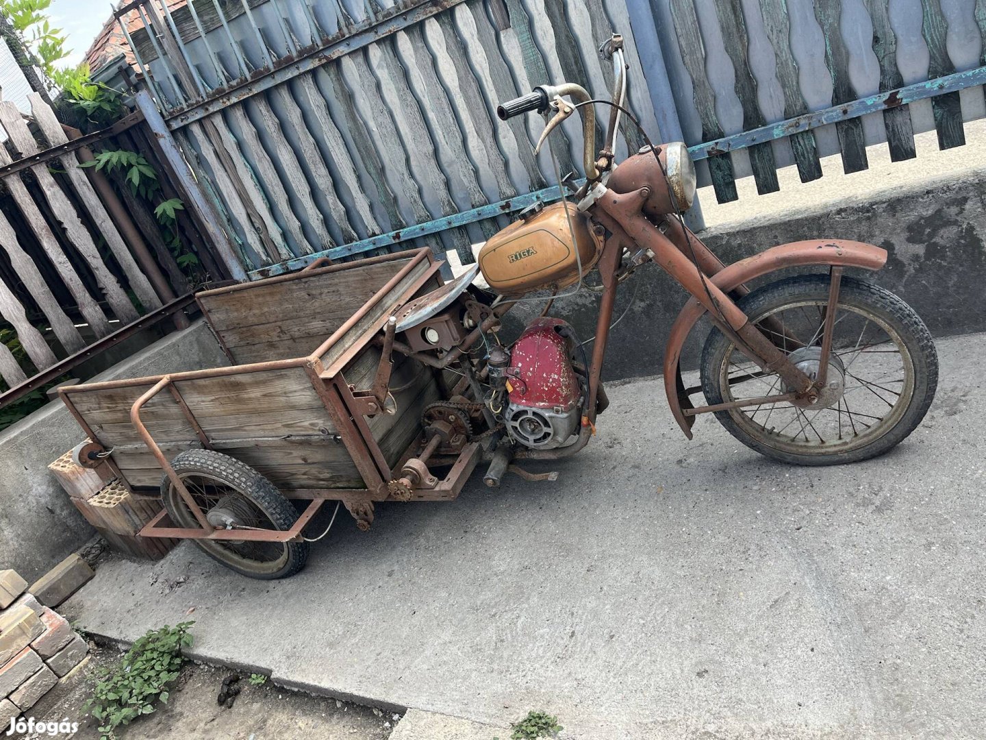 Eladó Riga Motor