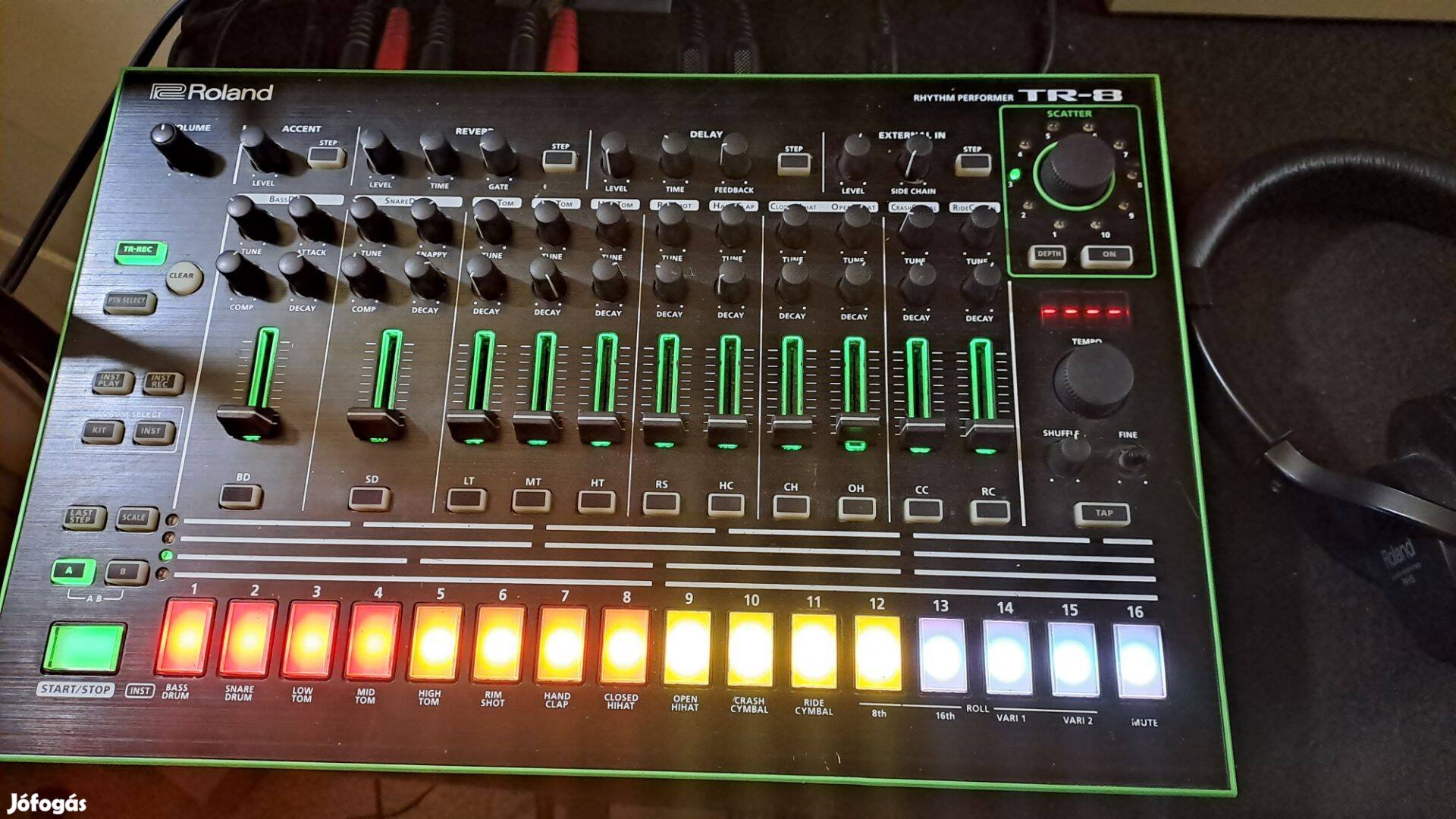 Eladó Roland TR-8 dobgép 7X7 Expansion Packkel + audio interfész