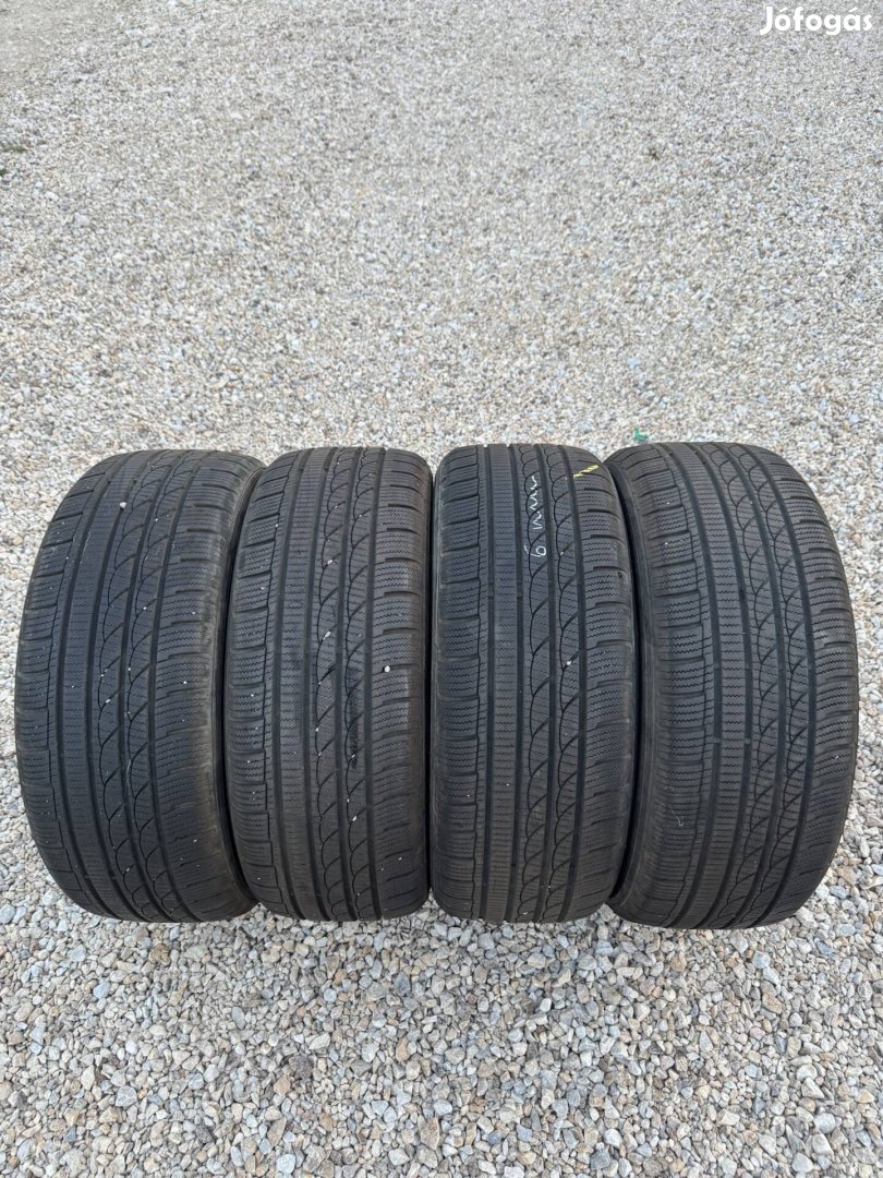 Eladó Rotalla 215/55 R17 4db gumi.