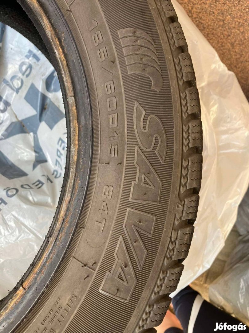 Eladó SAVA 185/60R15 84T Eskimo S3+ használt téli gumi 4 db