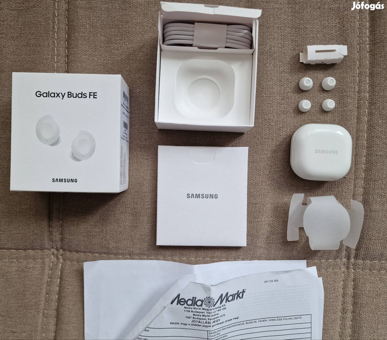 Eladó Samsung Galaxy Buds FE bluetooth fehér színben