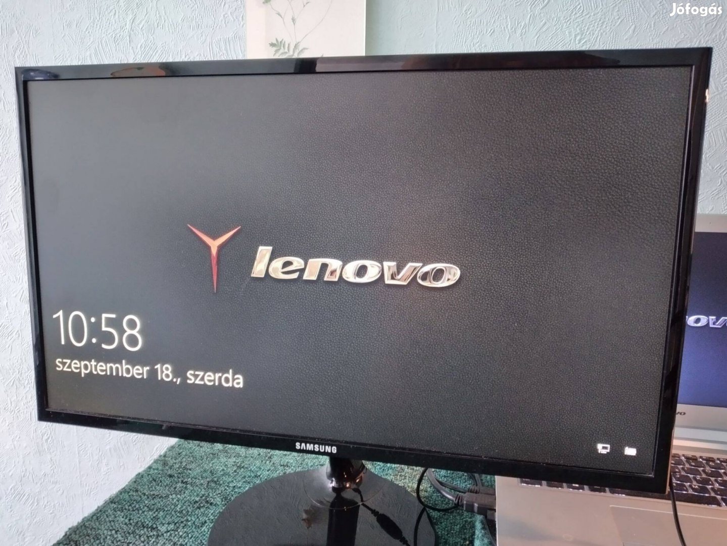 Eladó Samsung S24F350FHU 24" Full HD LED monitor