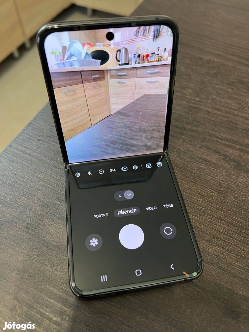 Eladó Samsung Z Flip 4 Tökéletes állapotban - Garanciális