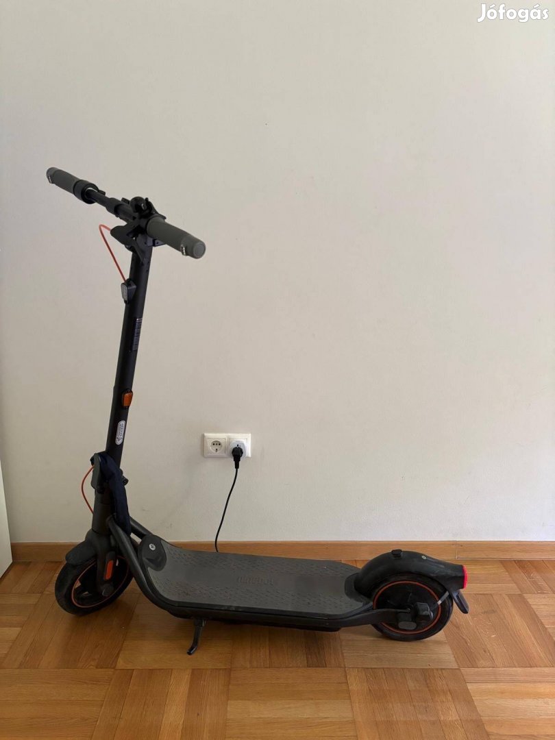 Eladó Segway-Ninebot Kickscooter elektromos roller