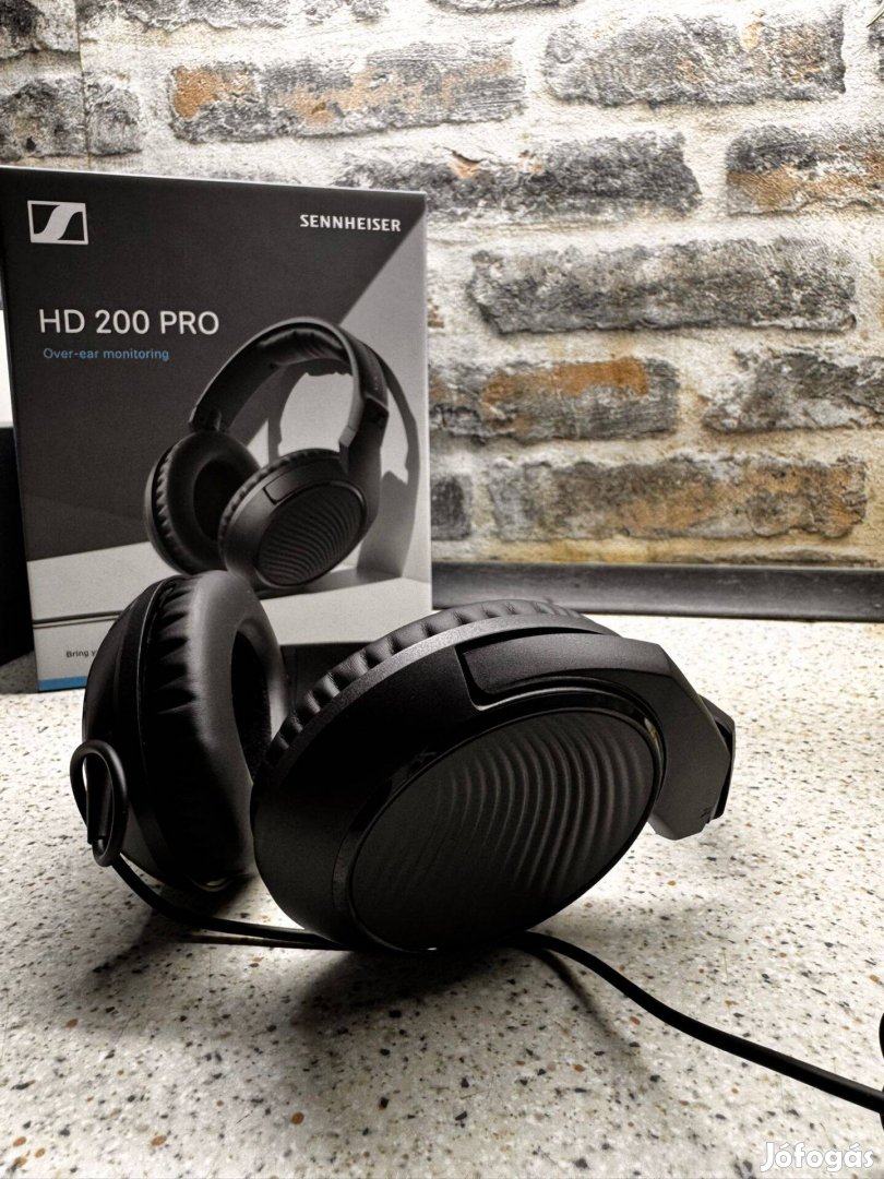 Eladó Sennheiser HD 200 Pro fejhallgató - hibátlan állapotban!