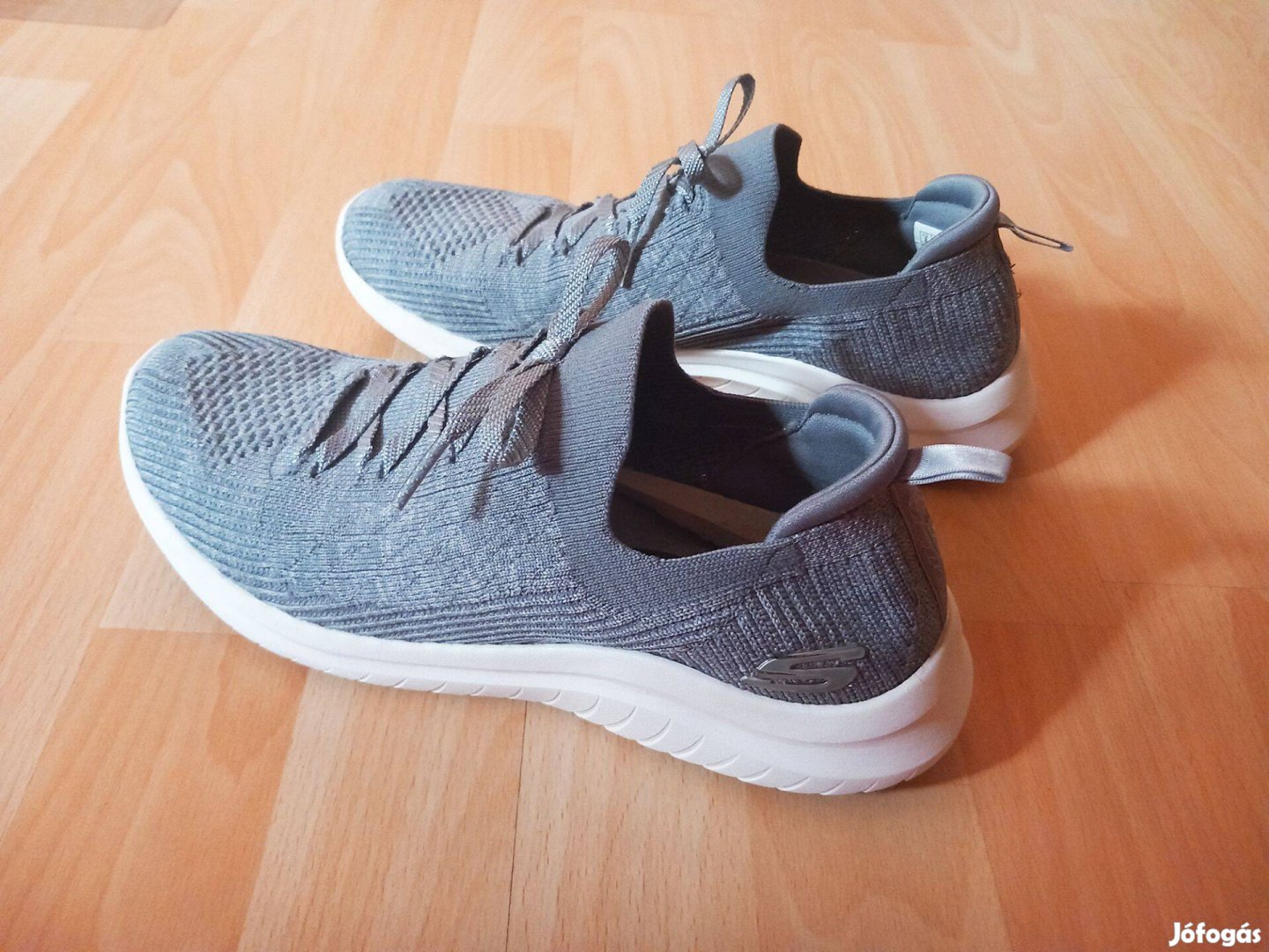 Eladó Skechers női cipő, 39-es