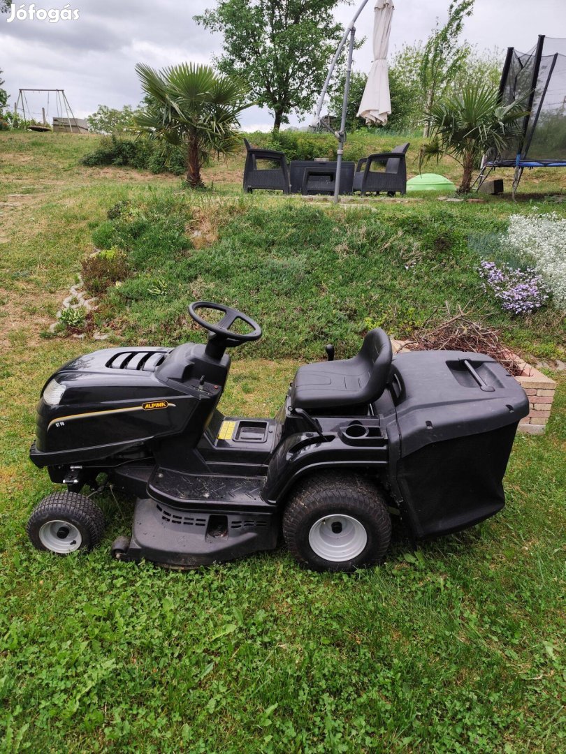 Eladó Stiga Alpina fűnyíró traktor