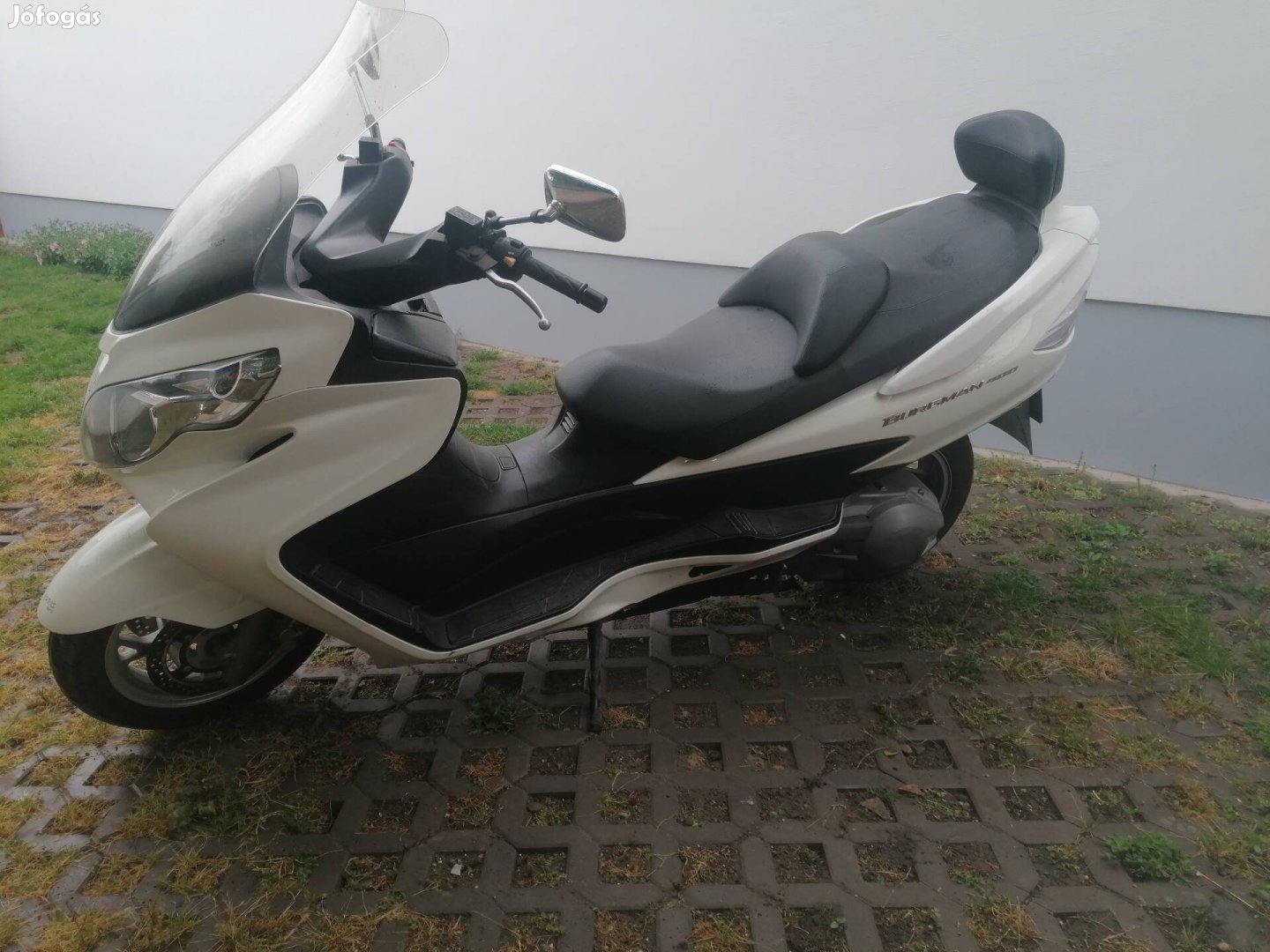 Eladó Suzuki Burgman 400 friss műszakival frissen szervizelve 