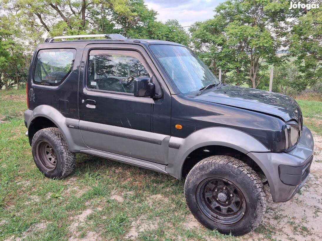 Eladó Suzuki Jimny alkatrészek