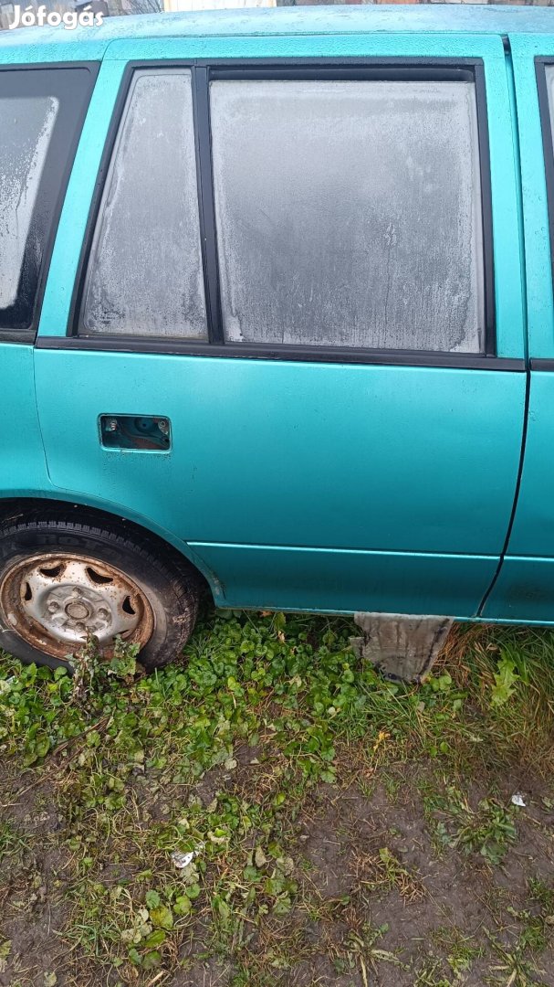 Eladó Suzuki Swift ajtók,és csomag tér ajtó 