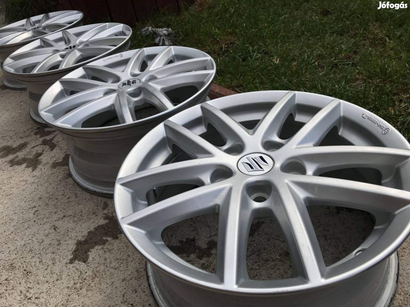 Eladó Suzuki alufelni szett 16" 5x112