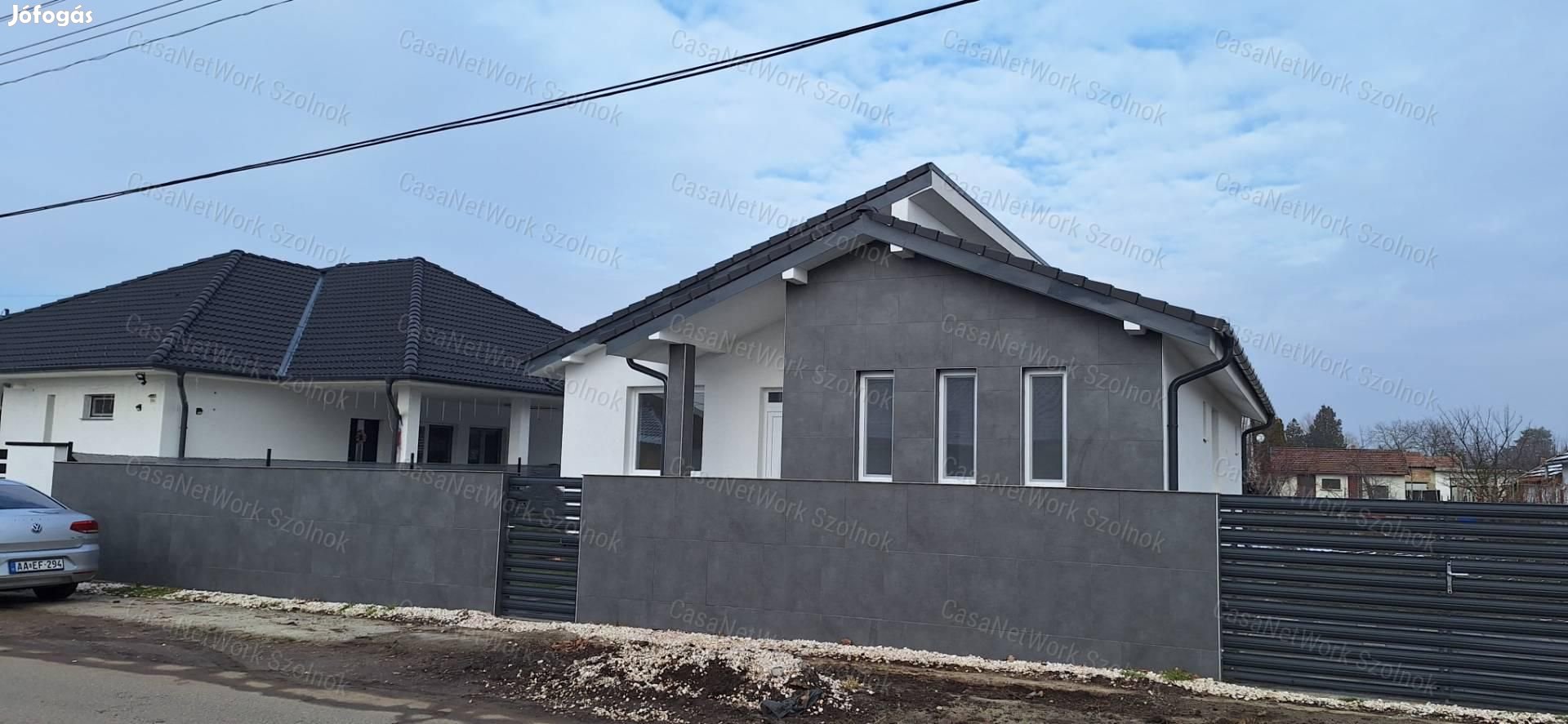 Eladó Szolnok Szandaszőlősön egy új építésű családi ház