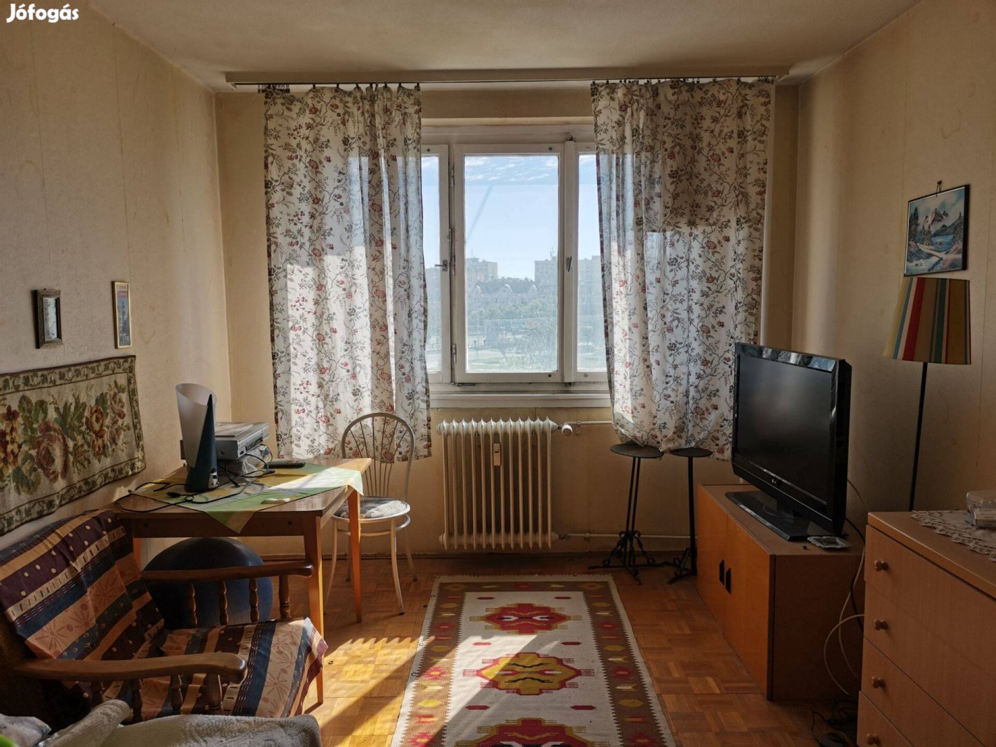 Eladó Szőlő utcai (faluházi), 2 szobás ingatlan