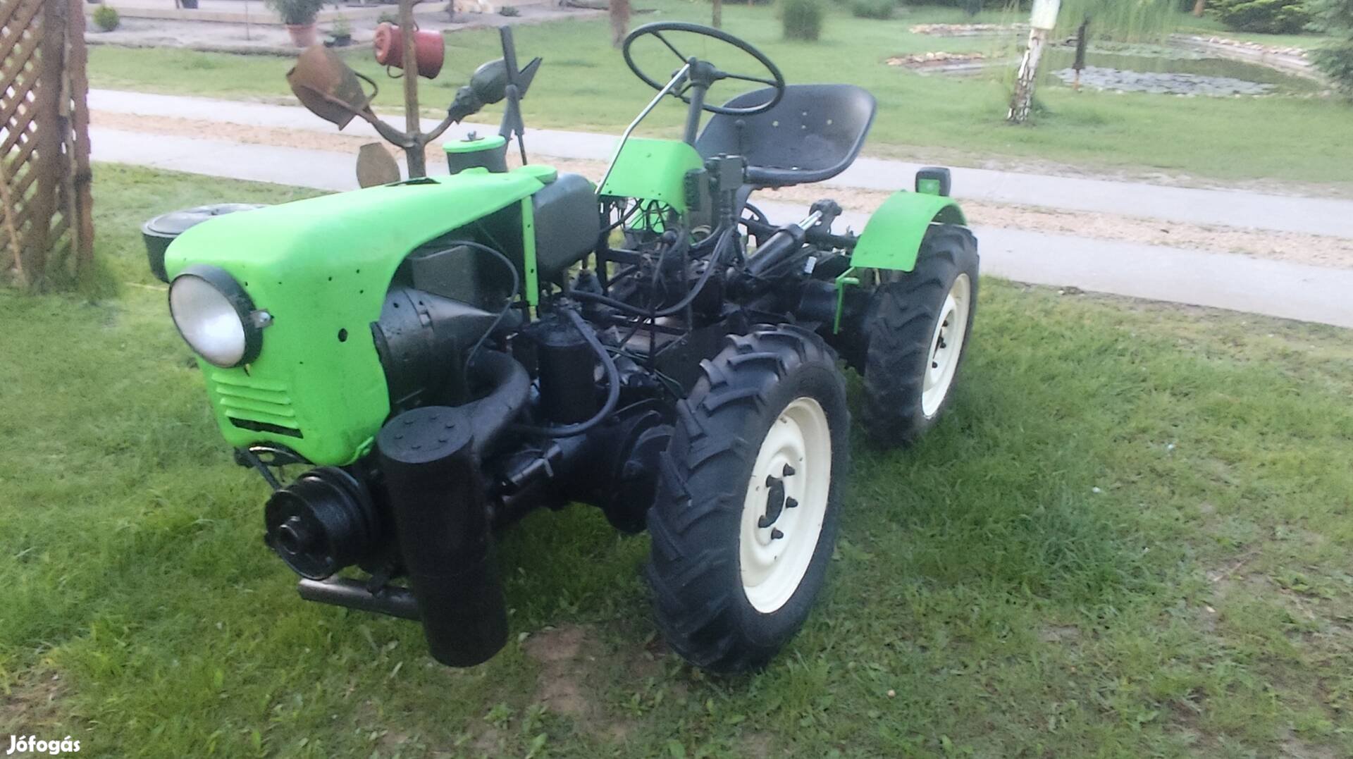 Eladó T10 kerti traktor 