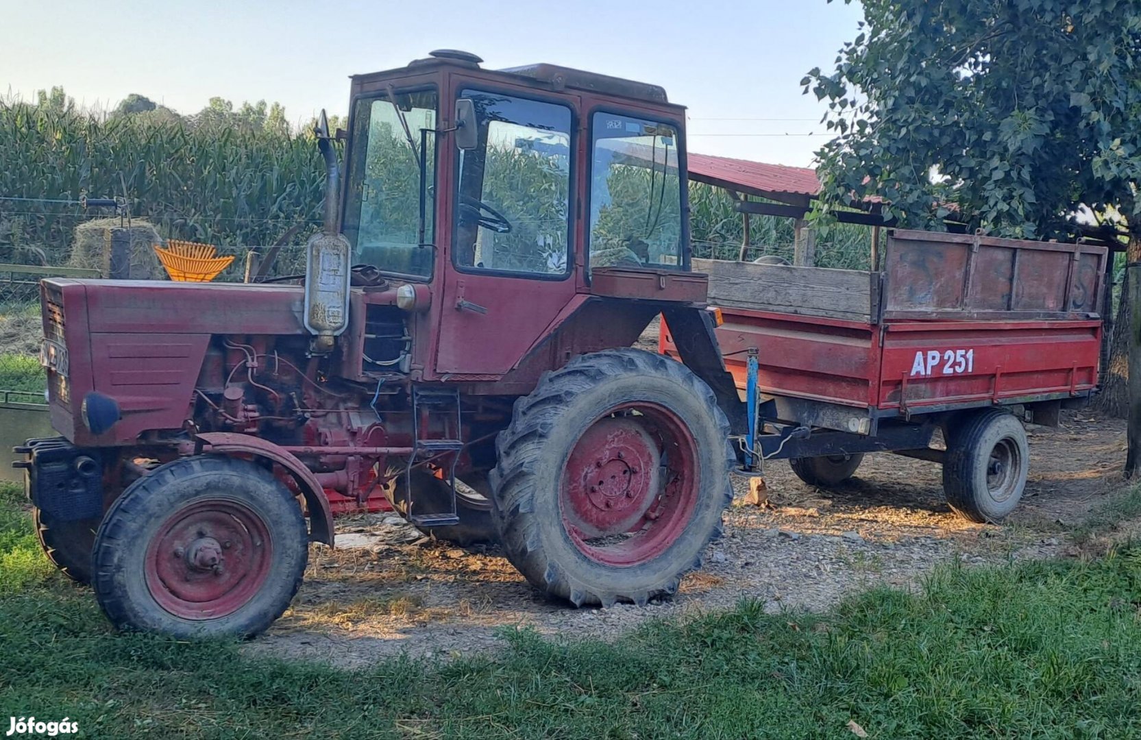 Eladó T25 traktor jó állapotban. 