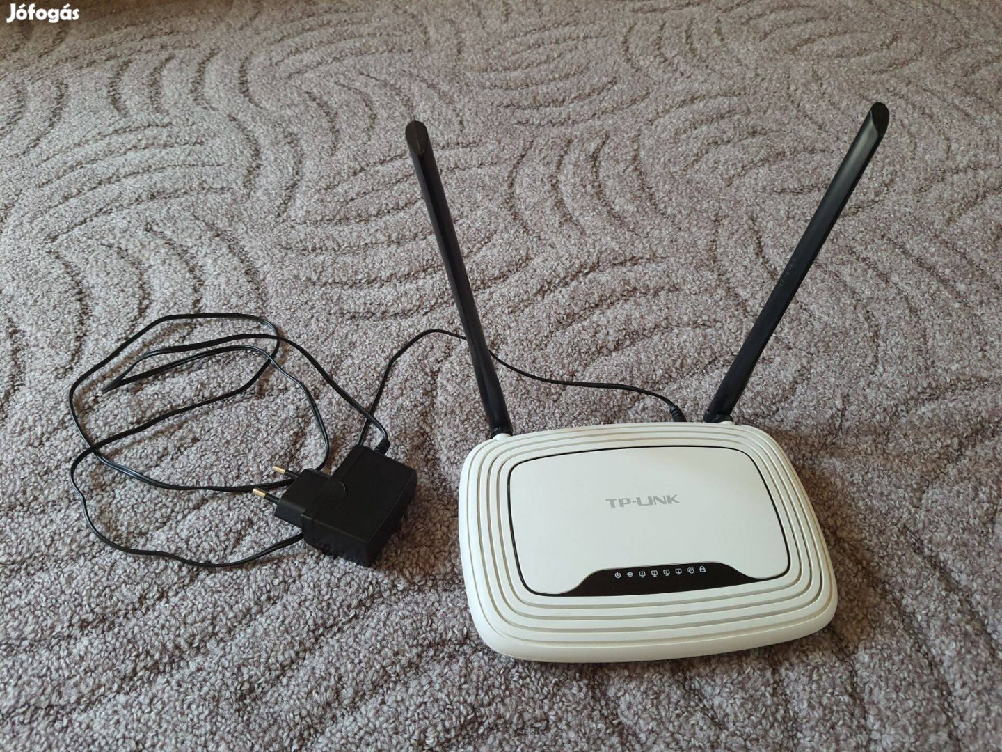 Eladó TP-Link 300 Mbps router (TL-WR841N)