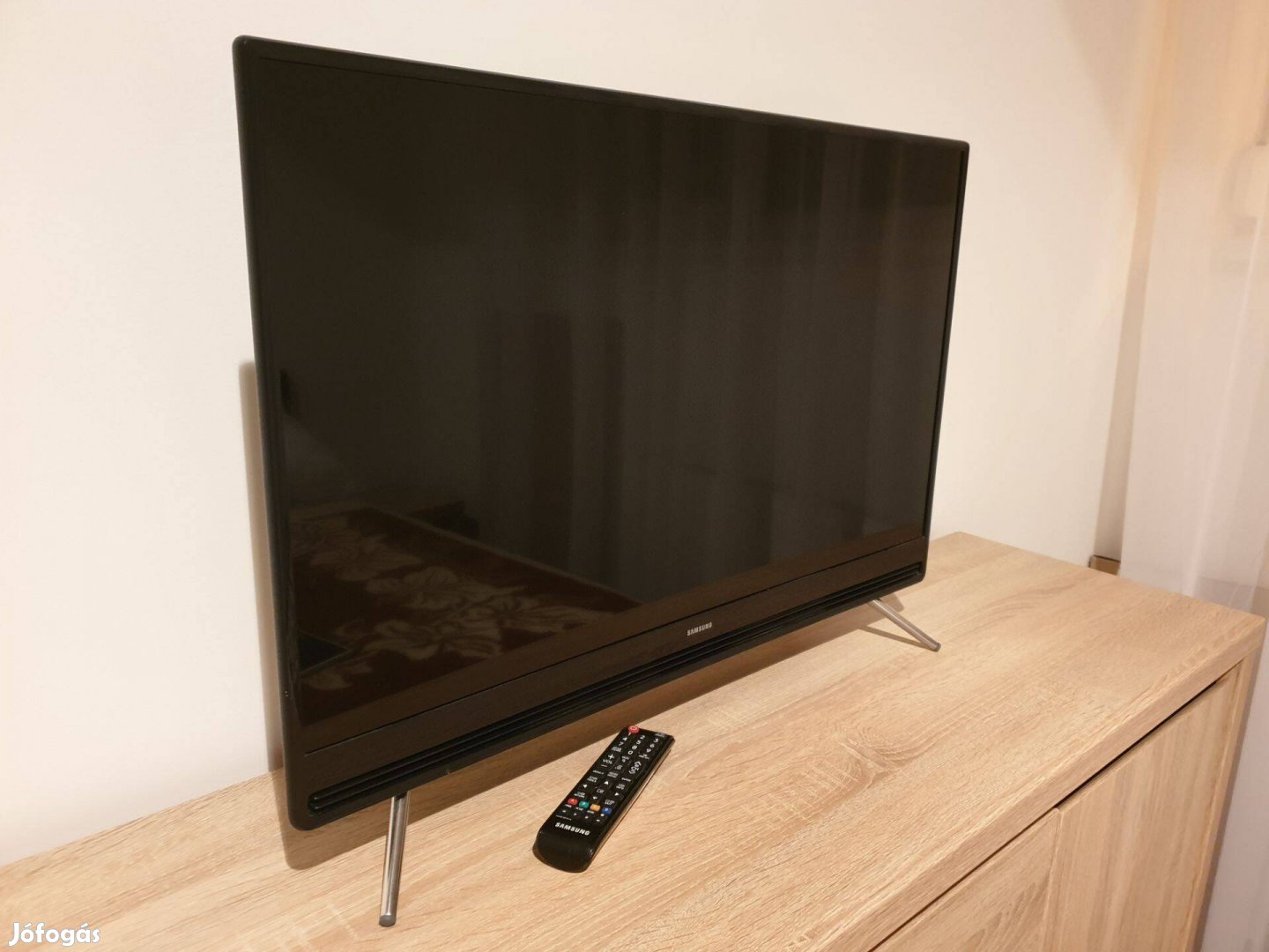 Eladó TV 80 cm átmérő