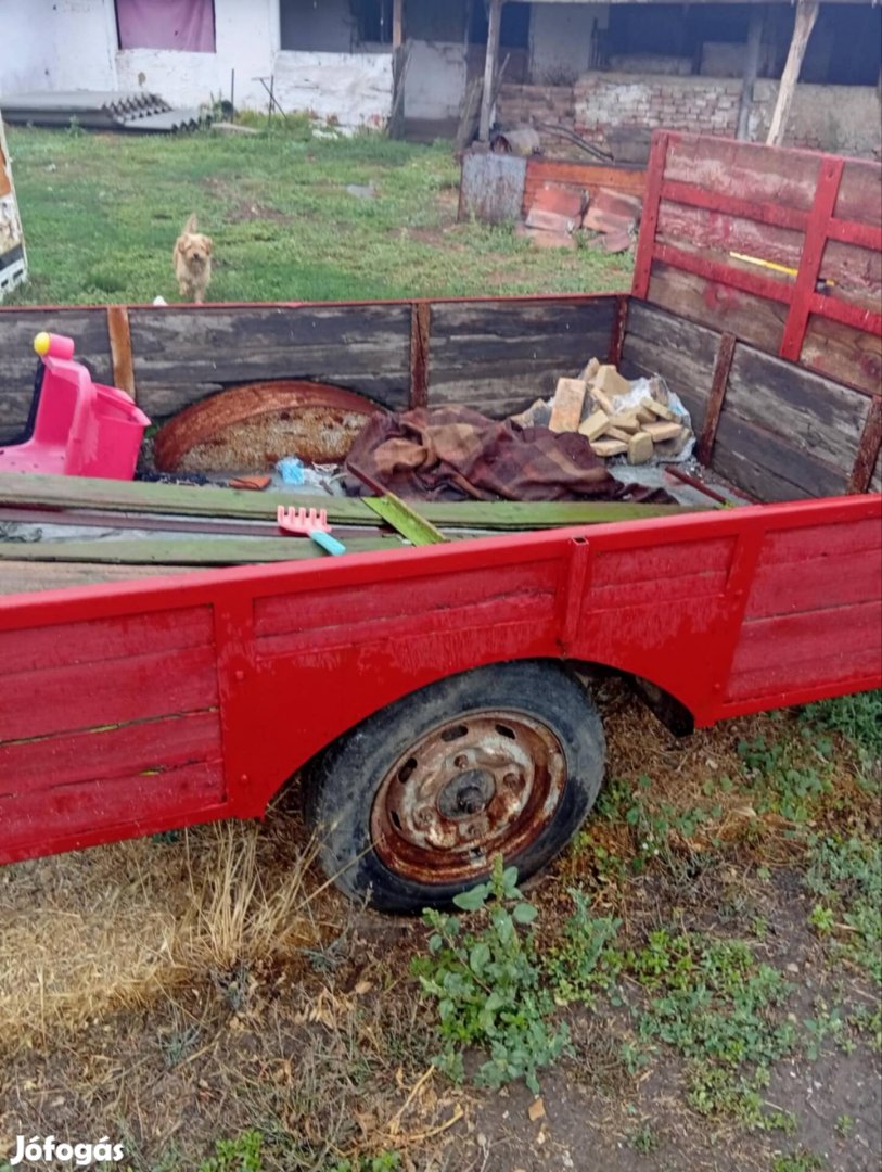 Eladó TZ4K pótkocsi