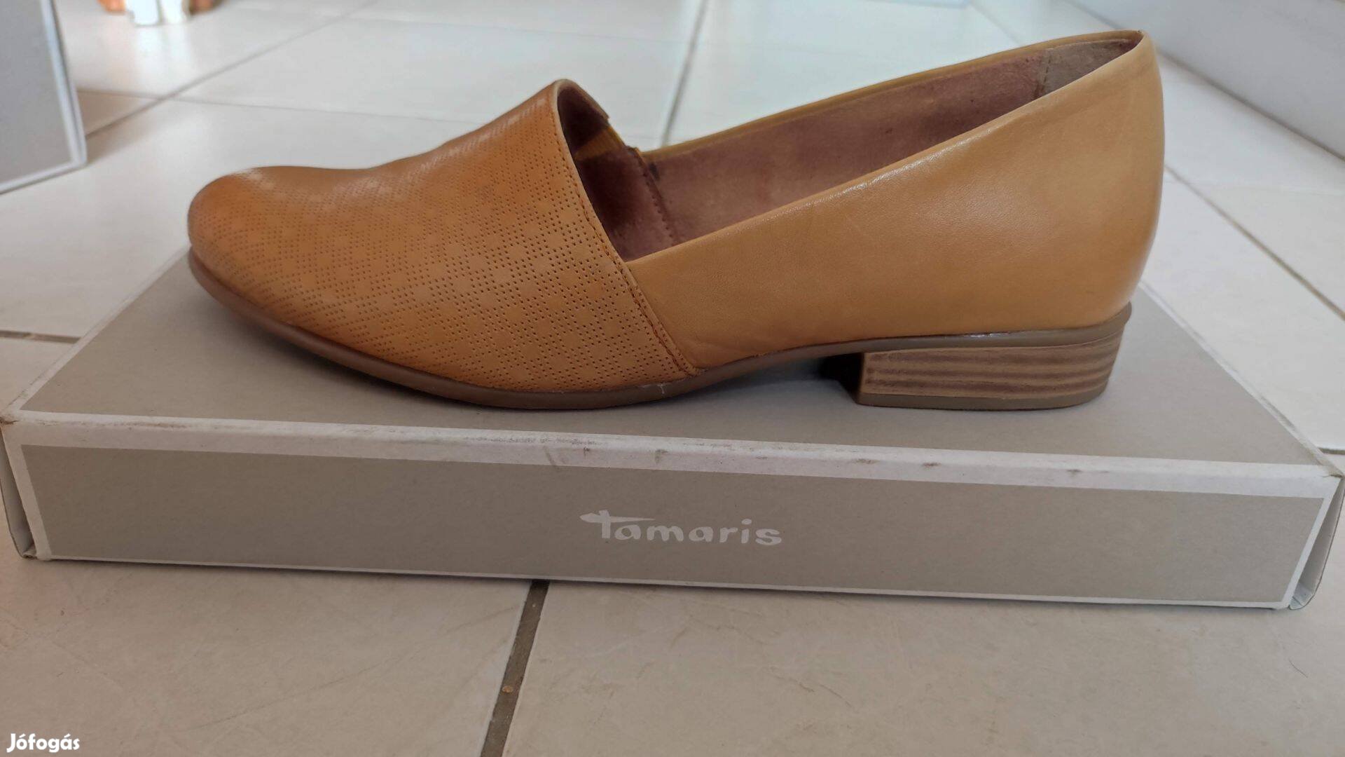 Eladó Tamaris 37-es női bőrcipő alig használt, mustársárga