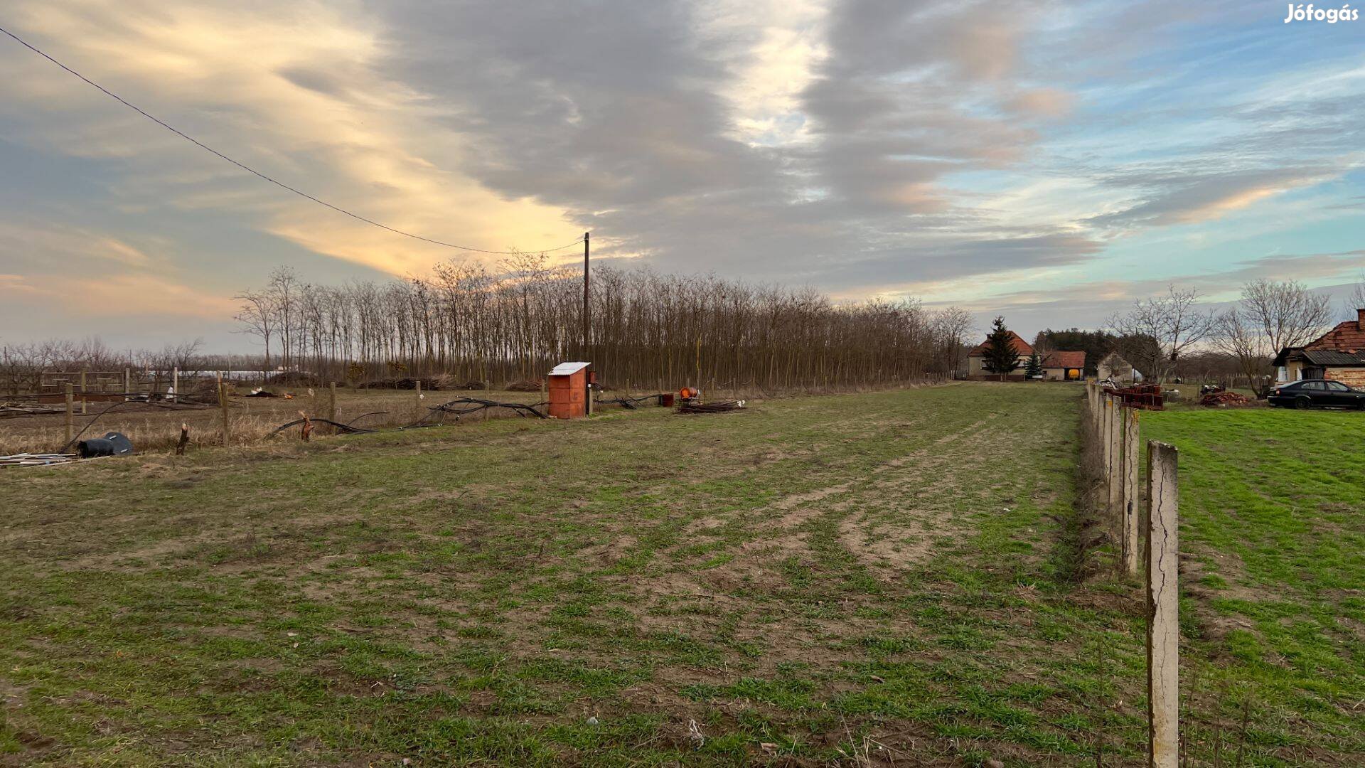 Eladó Telek Jakabszálláson beton út mellett