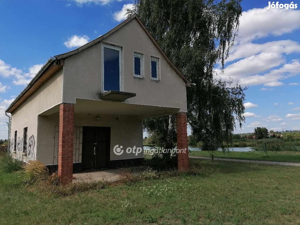 Eladó Telek, Ceglédbercel