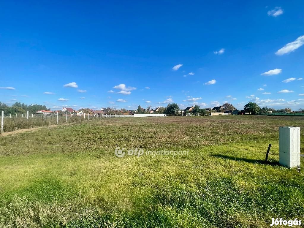 Eladó Telek, Mikepércs