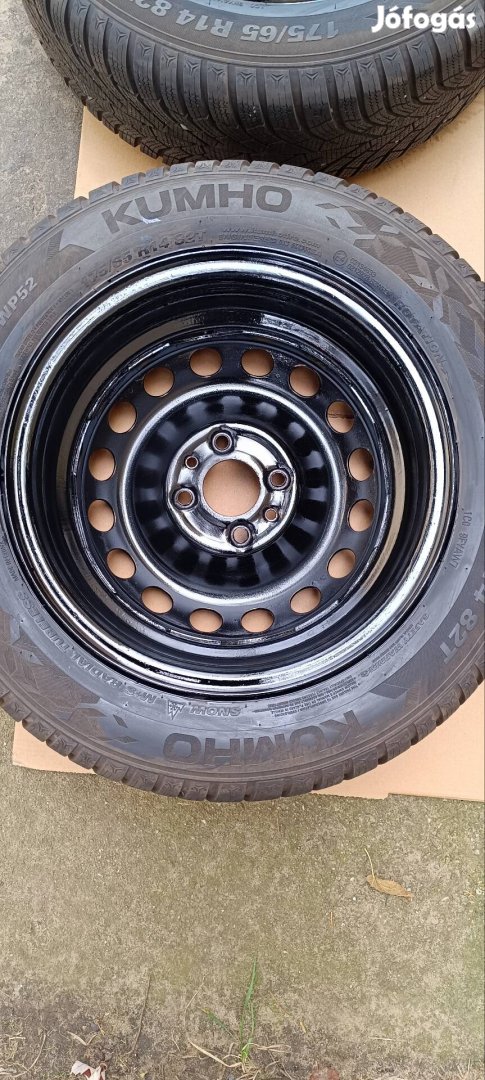 Eladó Téligumi+Felni 175/65 R14 82T
