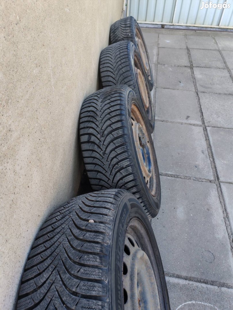 Eladó Téligumi Garnitúra 205/55 R 16.