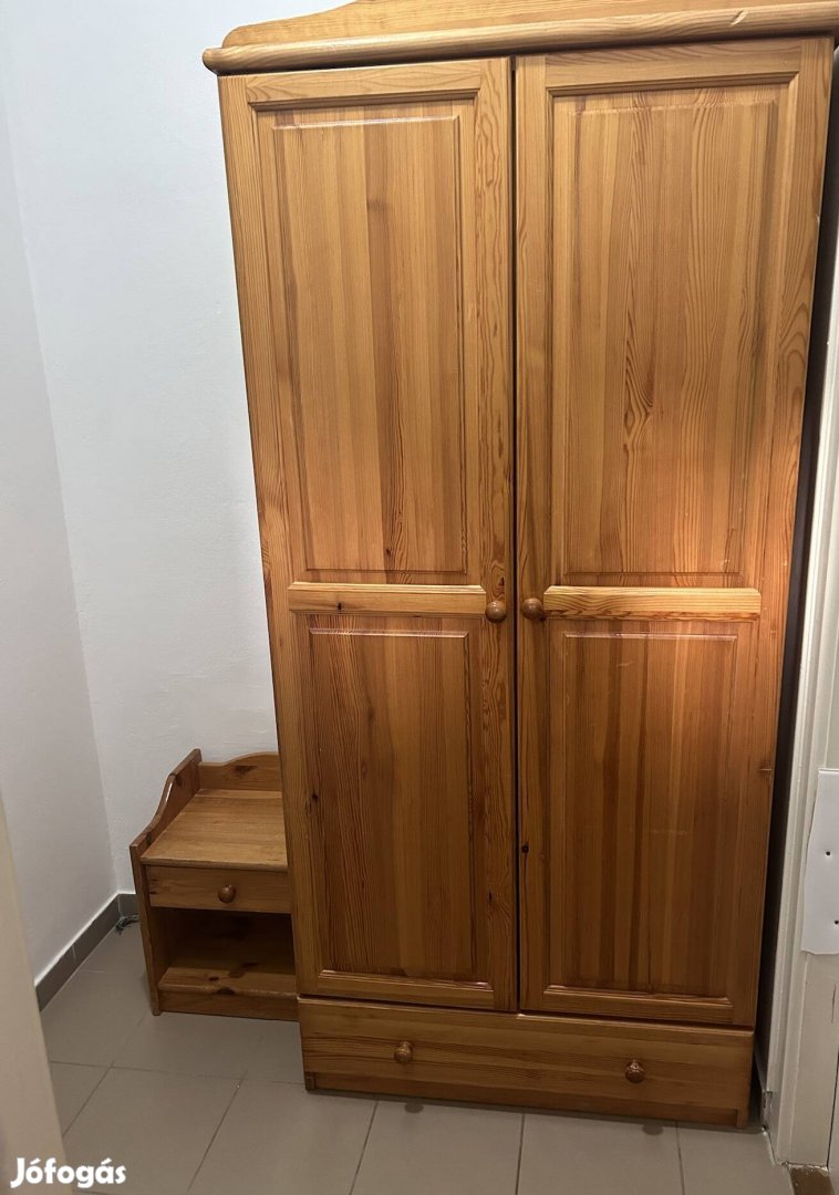 Eladó Tölgyfa szekrény