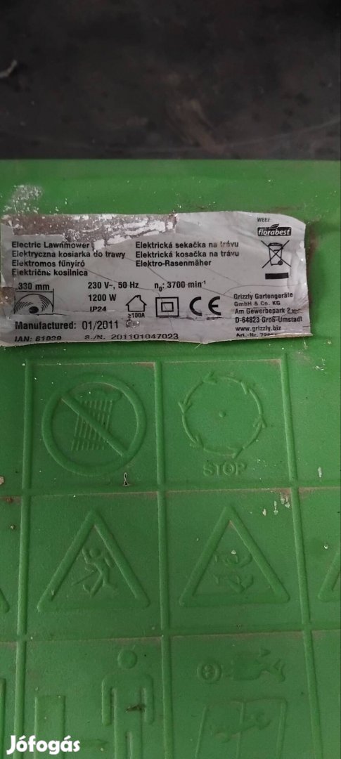 Eladó Tologatós Áramos Fűnyiró