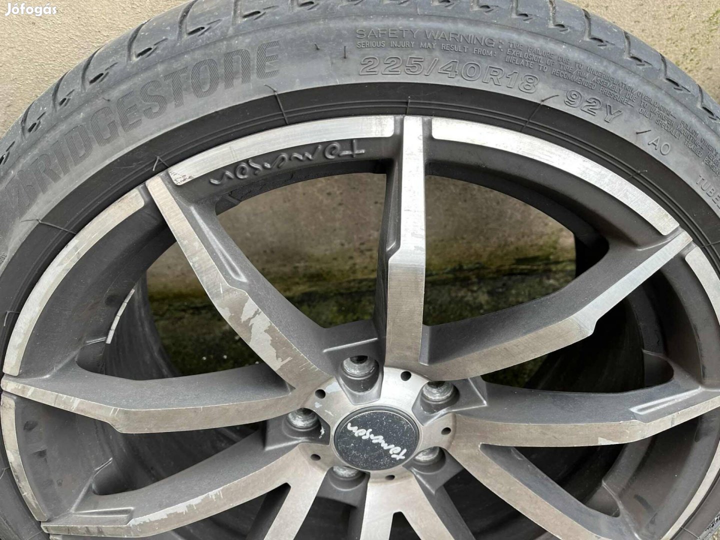 Eladó Tomason alufelni nyári Bridgestone gumikkal