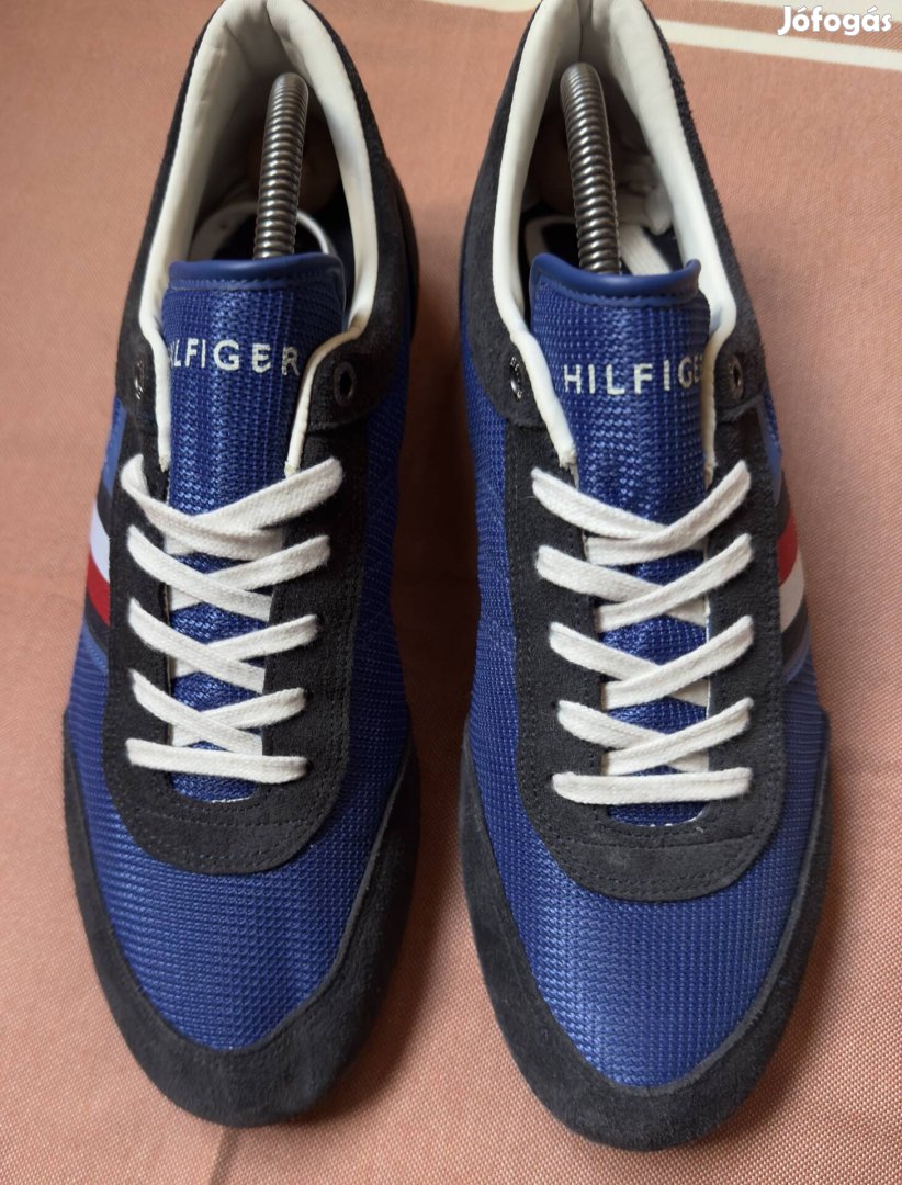 Eladó Tommy Hilfiger férfi cipő 42-es