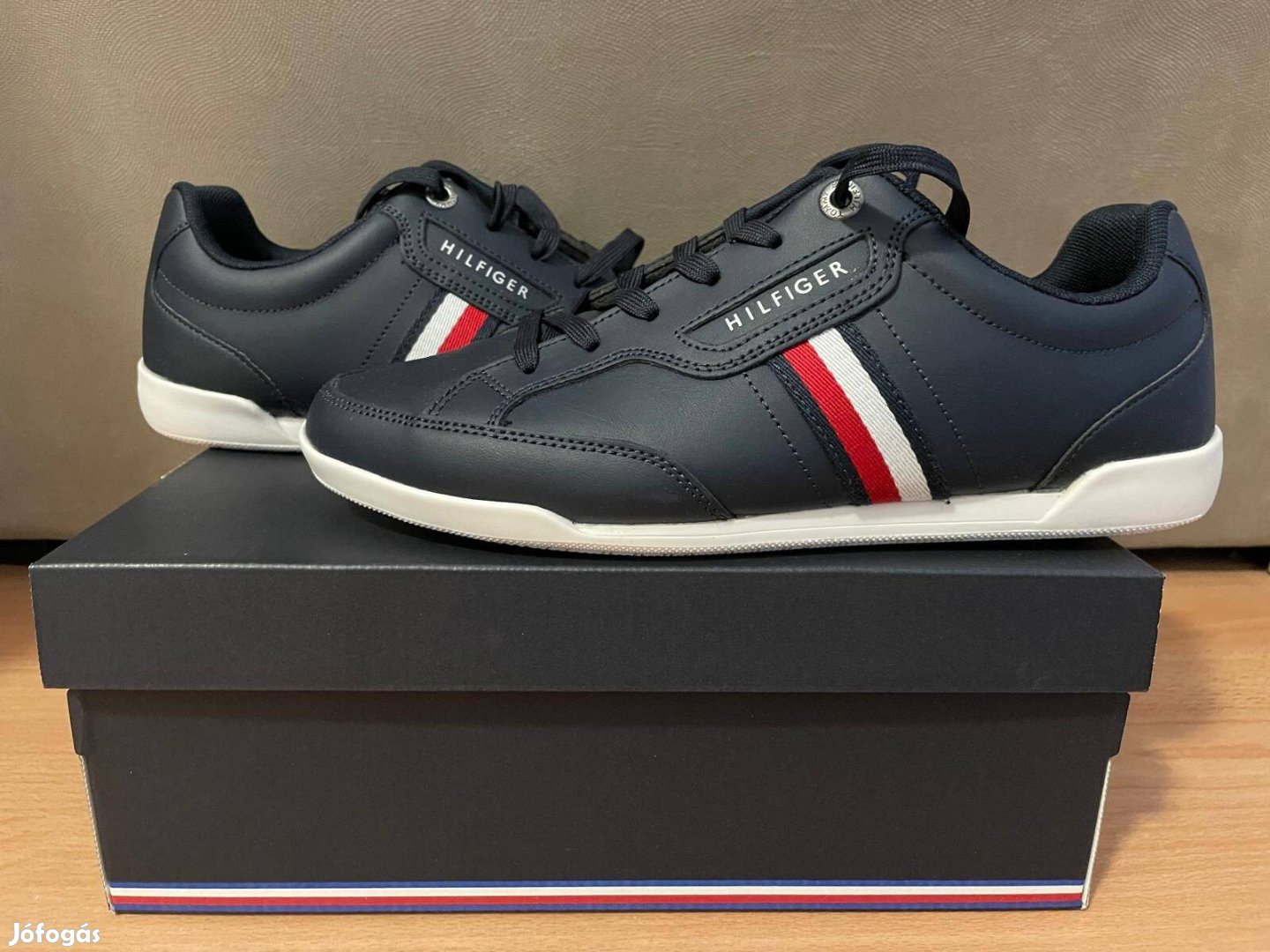 Eladó Tommy Hilfiger férfi cipő