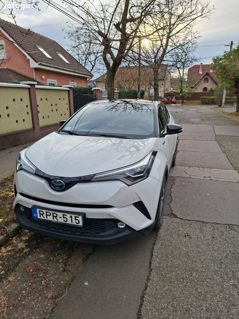 Eladó Toyota C-HR 1.8 Hybrid Selection