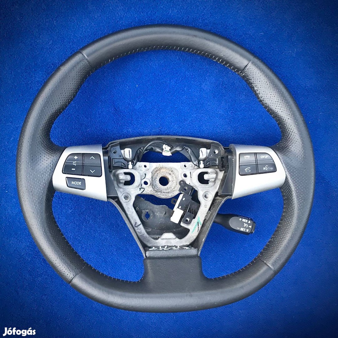 Eladó Toyota E15 hibátlan perforált vágott aljú kormány. Akár cserélve